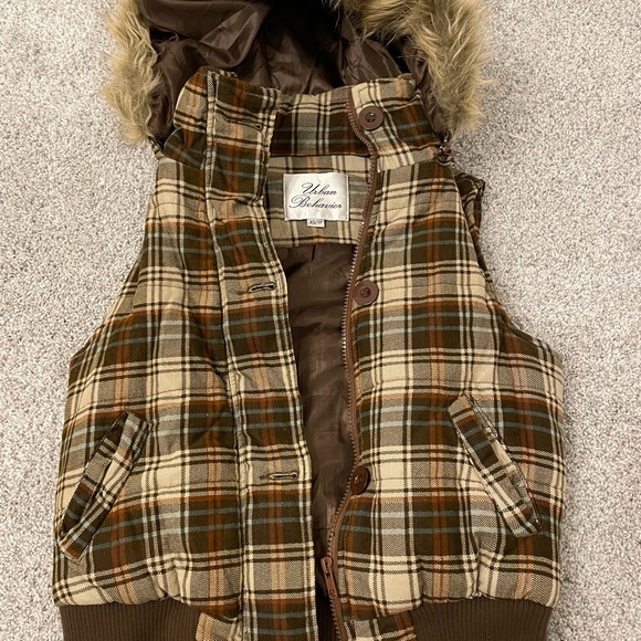 Urban Behaviours plaid vest - Picture 1 of 3